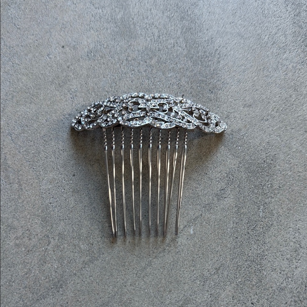 Elegant Silver Hair Comb